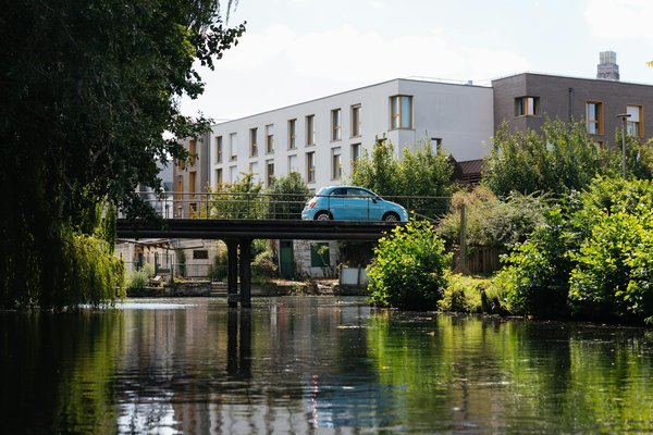 What are the best ways to explore the UK's historical landmarks?